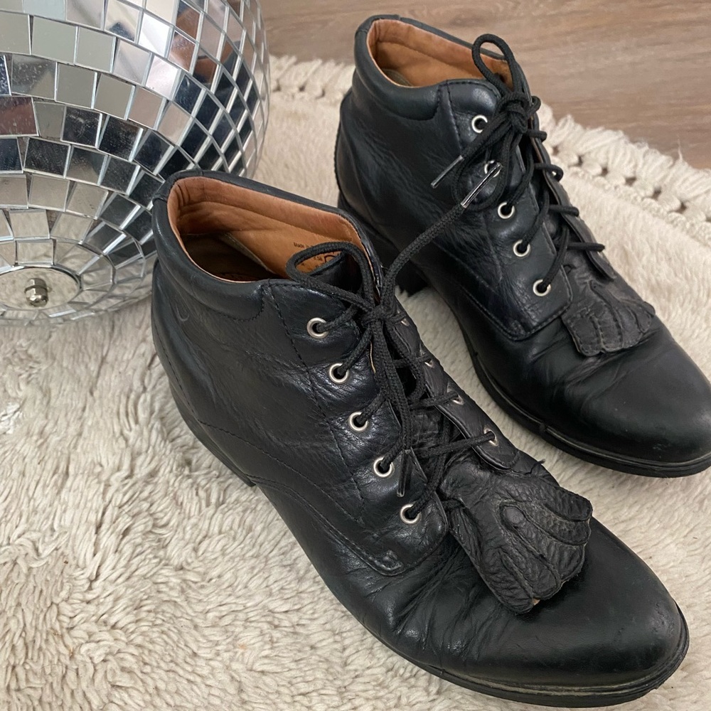 Black ARIAT booties size 8.5